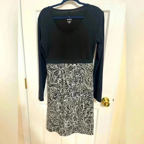 Womens prAna Black White Squiggly Design Skirted Dress Large - Picture 3 of 8
